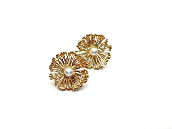 Cut Out Pearl Petal Earrings