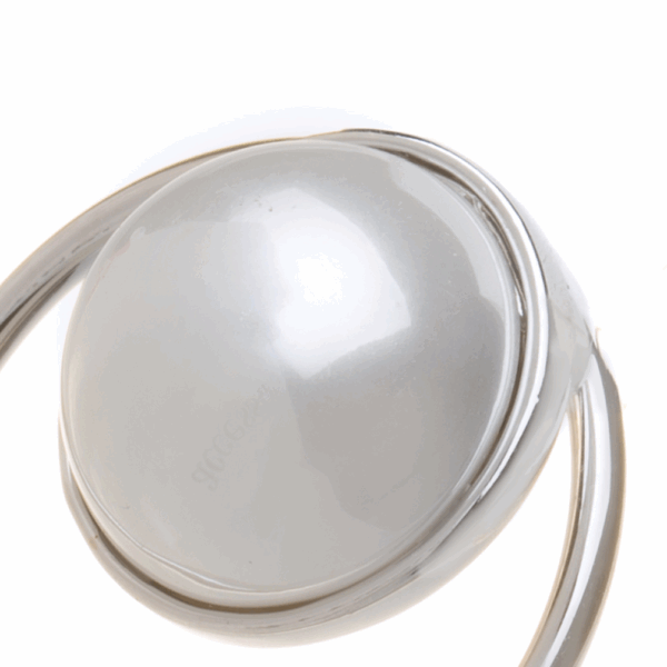 Gold Ringed Pearl Earrings - Image 6